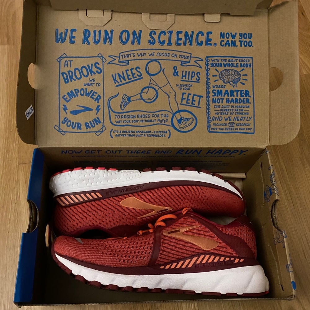 Brooks Adrenaline GTS 20 Women’s 7.5 Rumba Red